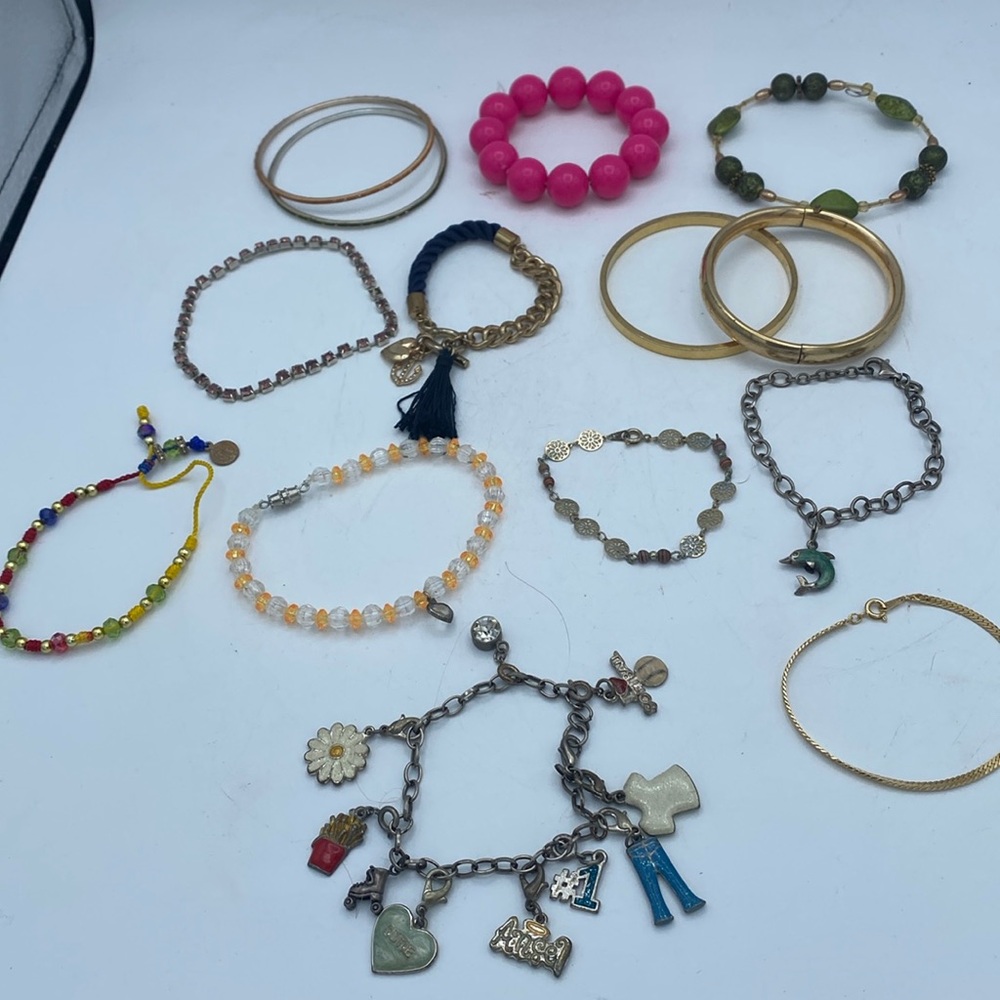 Mixed lot of 14 bangles stretch beaded charmed bracelets unmarked wearable
